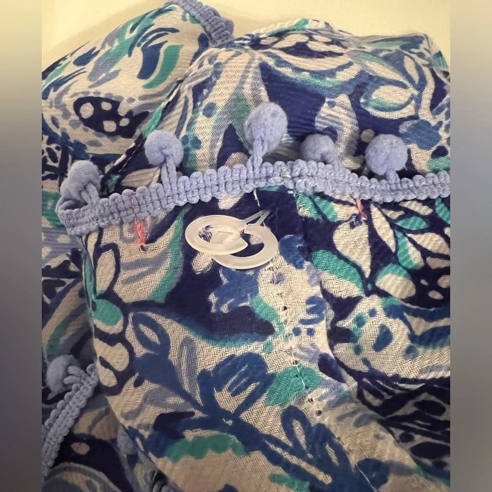 Lilly Pulitzer 💙Bundle 🩵Blue and White Patterned infinity Scarf & earrings